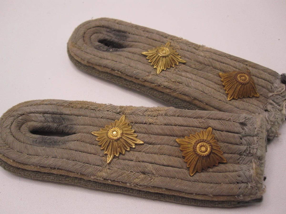 Paar Schulterklappen Hauptmann Wehrmacht Heer