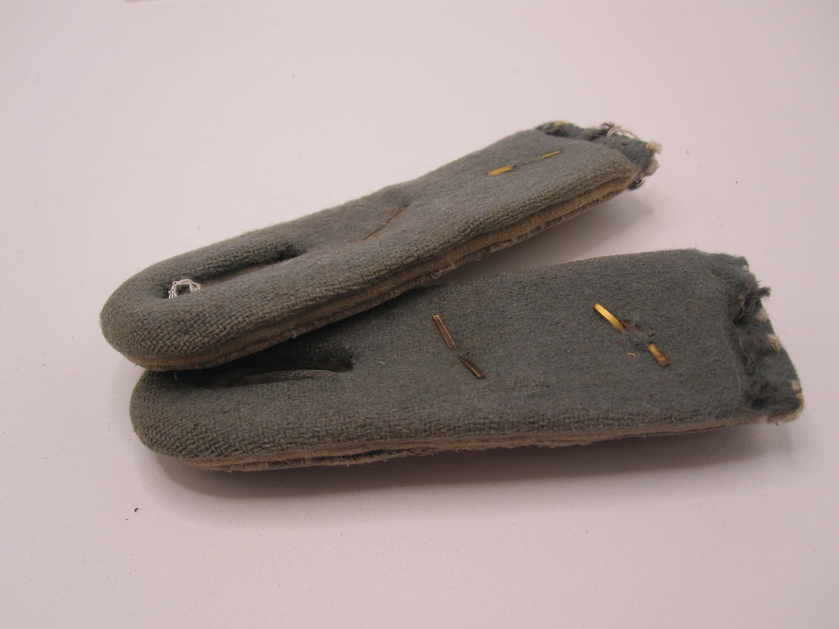 Paar Schulterklappen Hauptmann Wehrmacht Heer