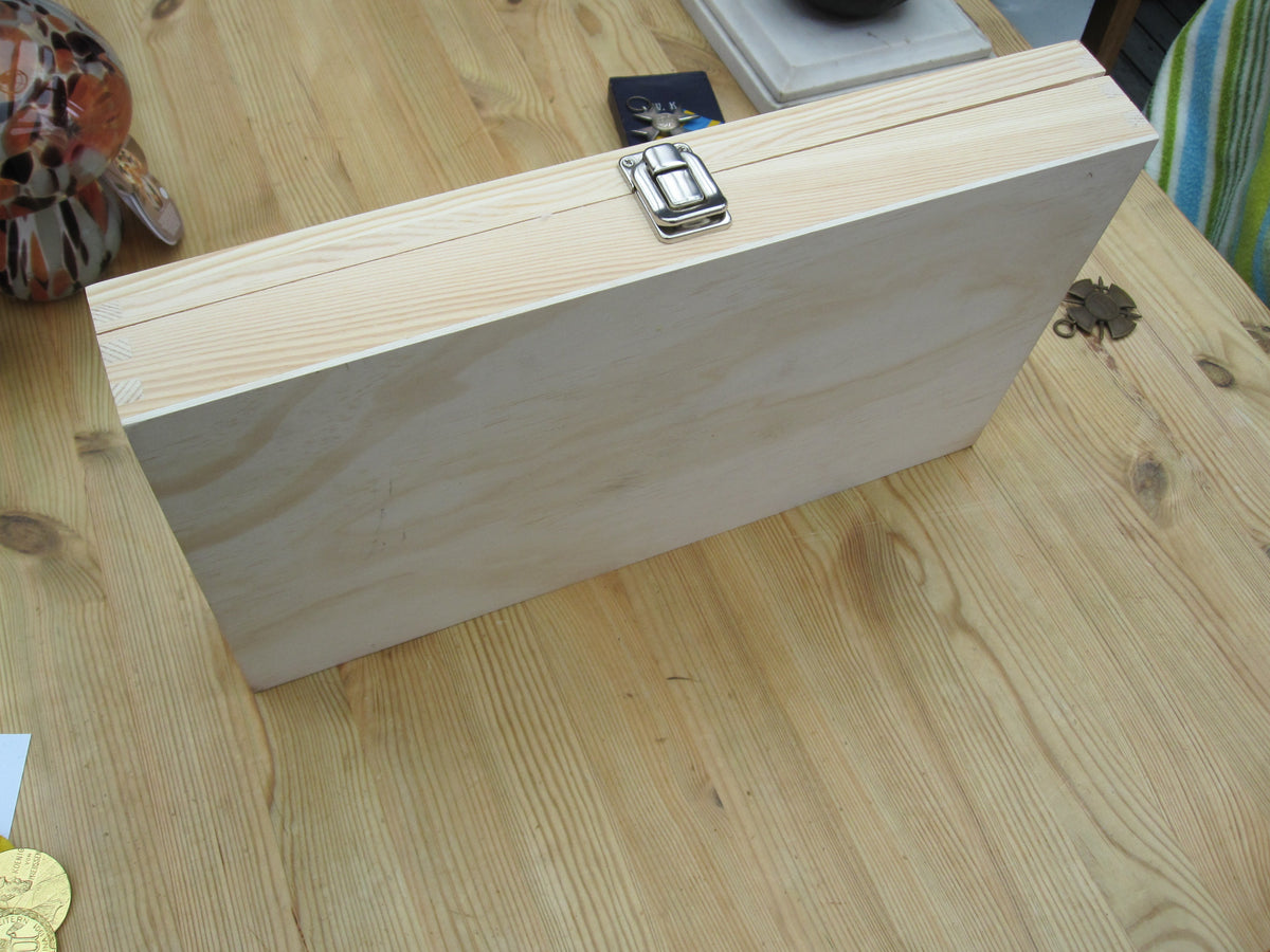 Holz Aufbewahrungsboxen Etui Schachtel für Ordenssammlung Holzbox Vitrine Schaukasten