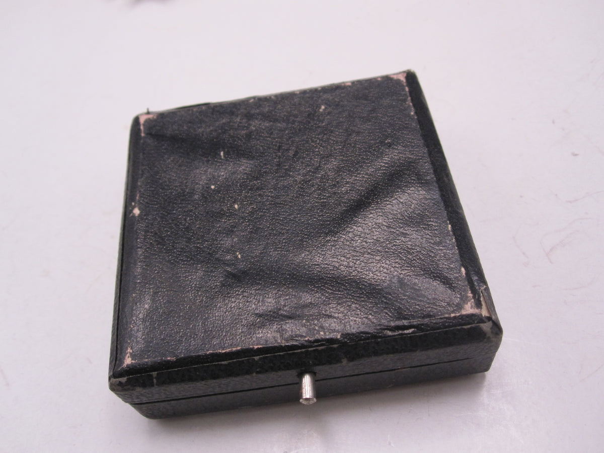 Kriegsverdienstkreuz 1.Klasse mit Schwertern im Verleihungsetui (KVK1/39) Hersteller: „1“