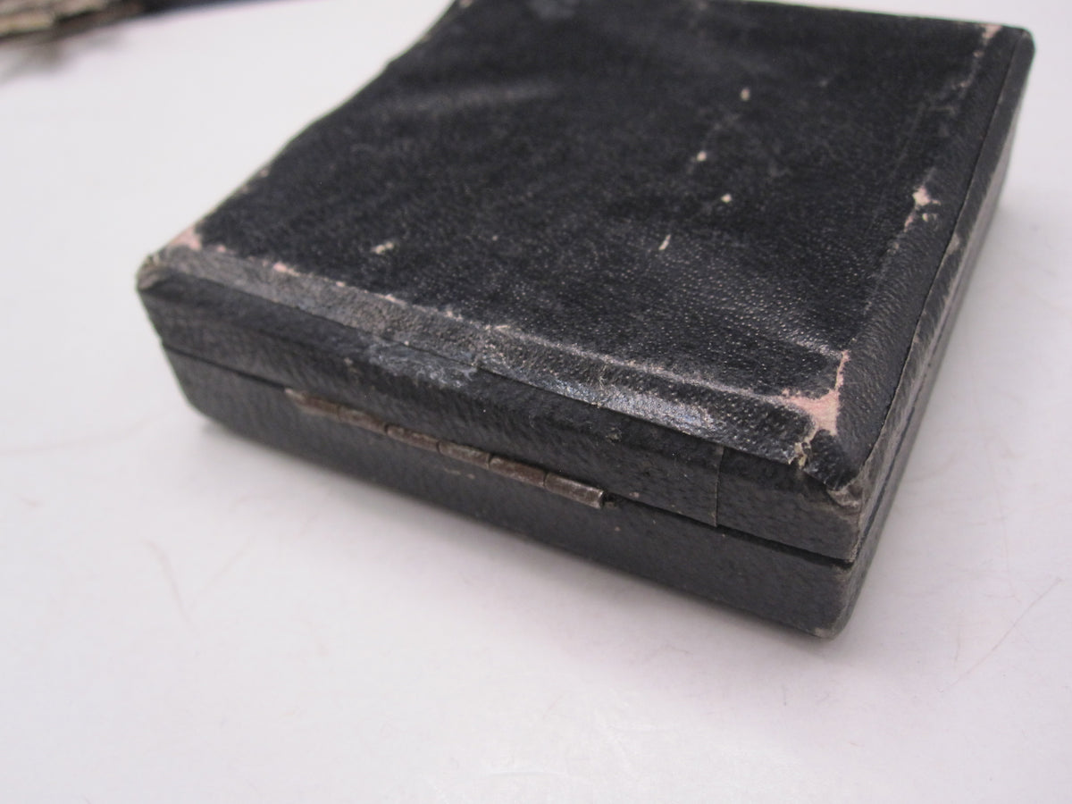 Kriegsverdienstkreuz 1.Klasse mit Schwertern im Verleihungsetui (KVK1/39) Hersteller: „1“