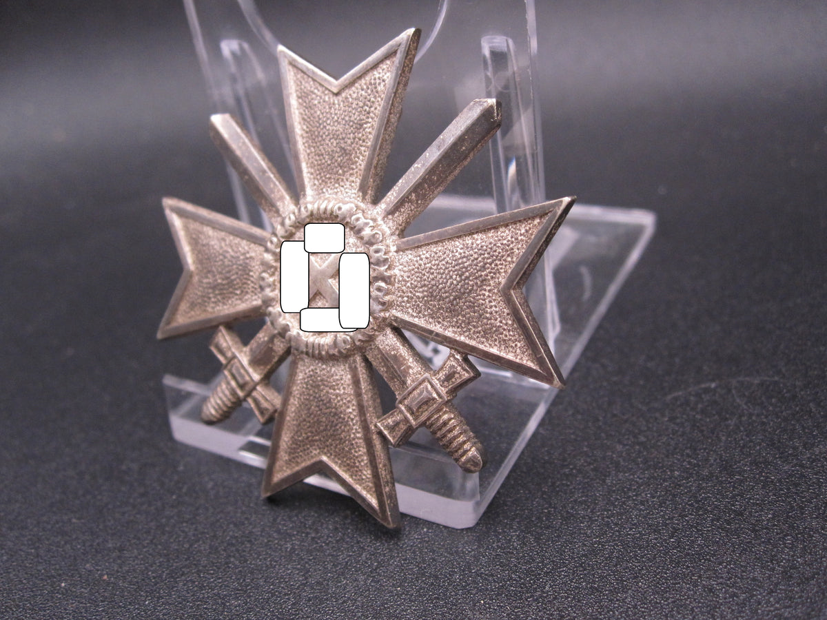Kriegsverdienstkreuz 1.Klasse mit Schwertern im Verleihungsetui (KVK1/39) Hersteller: „1“