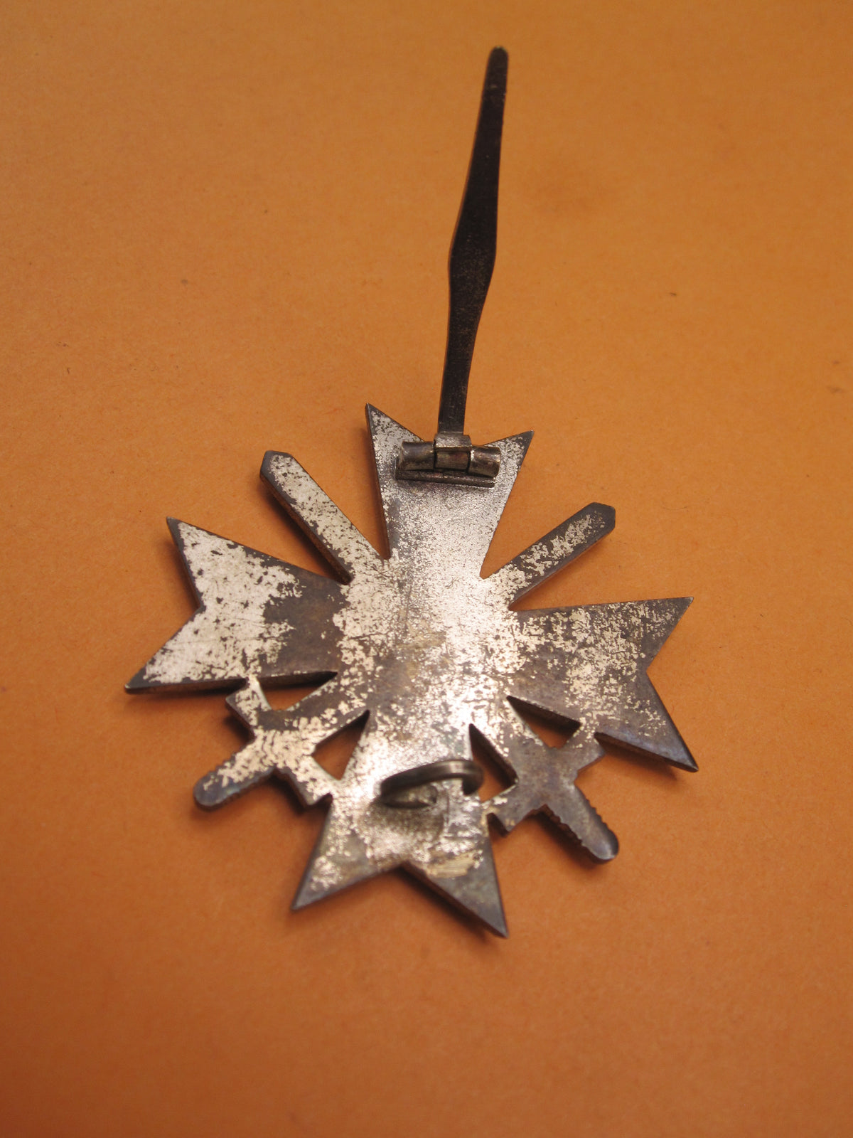 Kriegsverdienstkreuz 1.Klasse mit Schwertern im Verleihungsetui (KVK1/39) Hersteller: „1“