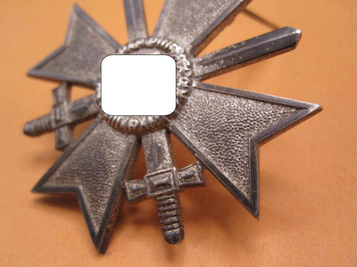 Kriegsverdienstkreuz 1.Klasse mit Schwertern im Verleihungsetui (KVK1/39) Hersteller: „1“