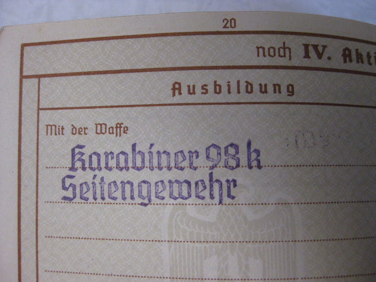 H.W.  -  -  Wehrpaß  Luftwaffe Afrikakämpfer &amp; Bandenkampf