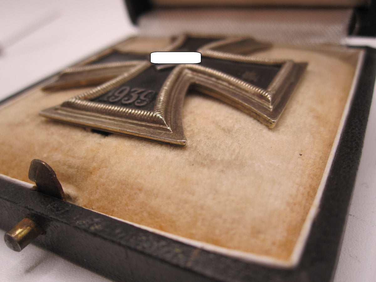 Eisernes Kreuz 1.Klasse 1939 (EK1/39) im Verleihungsetui Hersteller Juncker