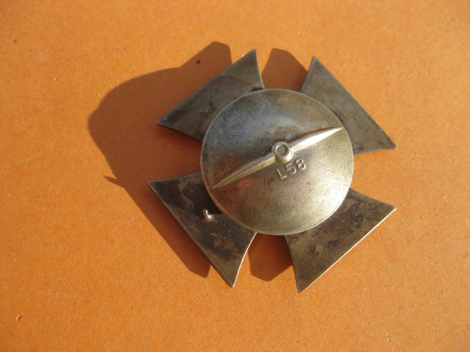 Eisernes Kreuz 1.Klasse 1939 (EK1/39) mit Schraubscheibe Hersteller: L58