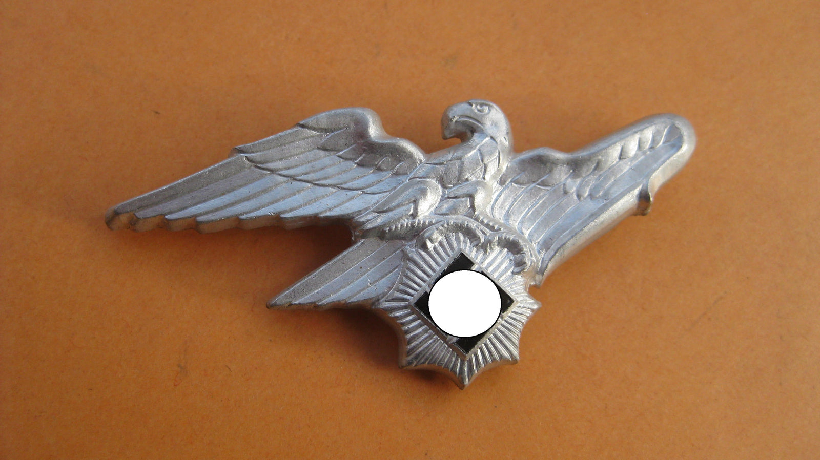 H.W.  -  -     Adler für Schirmmütze des Reichsluftschutzbund (RLB) MINT CONDITION