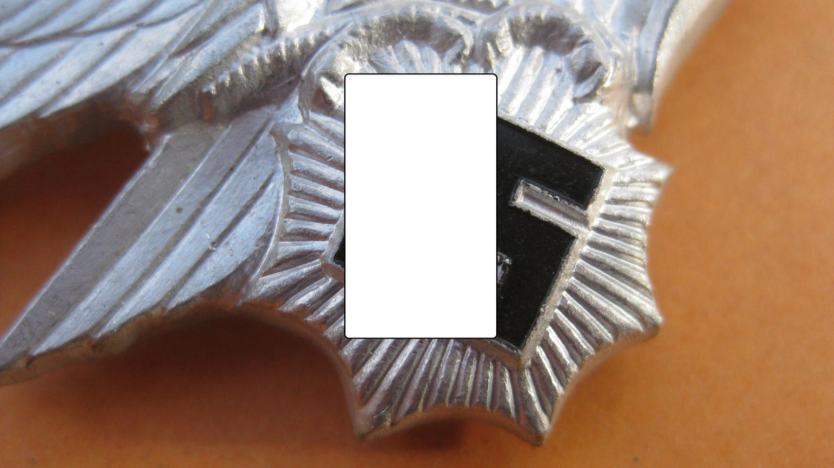 H.W.  -  -     Adler für Schirmmütze des Reichsluftschutzbund (RLB) MINT CONDITION