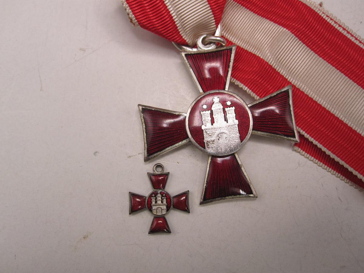 Original Orden Hamburger Hanseatenkreuz mit Miniatur &amp; Verleihungsschachtel