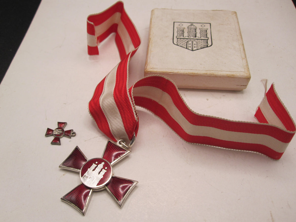 Original Orden Hamburger Hanseatenkreuz mit Miniatur &amp; Verleihungsschachtel