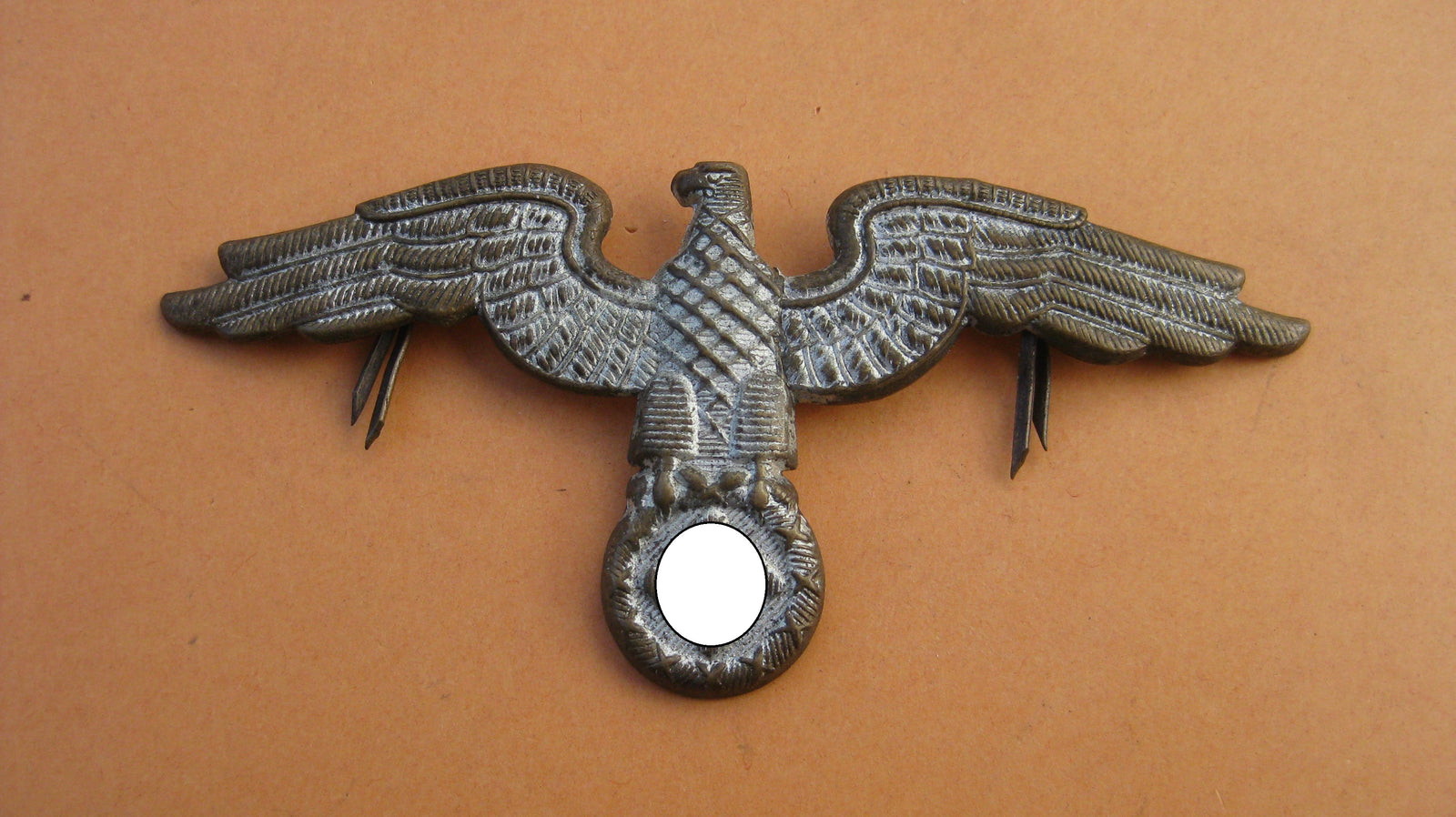 H.W.   -  -       Adler für Schirmmütze Reichsministerium für besetzte Ostgebiete des RMBO Diplomaten