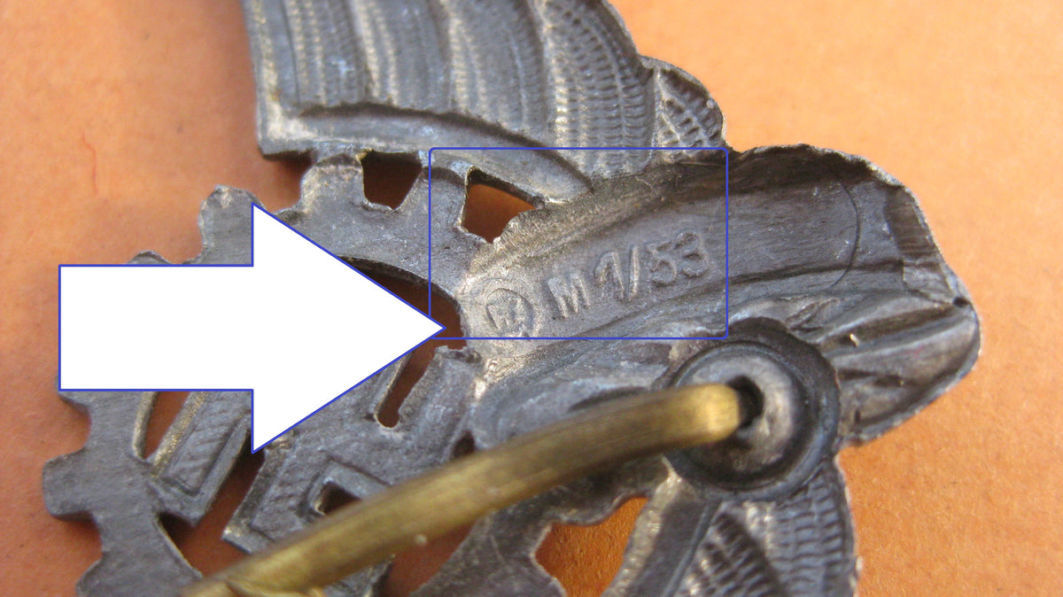 H.W.        Mützenabzeichen für Straßenbahnfahrer (DAF)