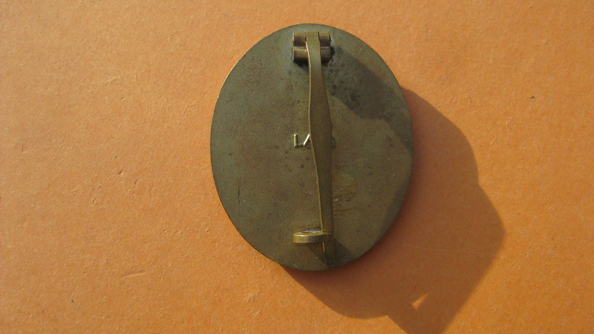 Verwundetenabzeichen 1939 in Gold Reenactment