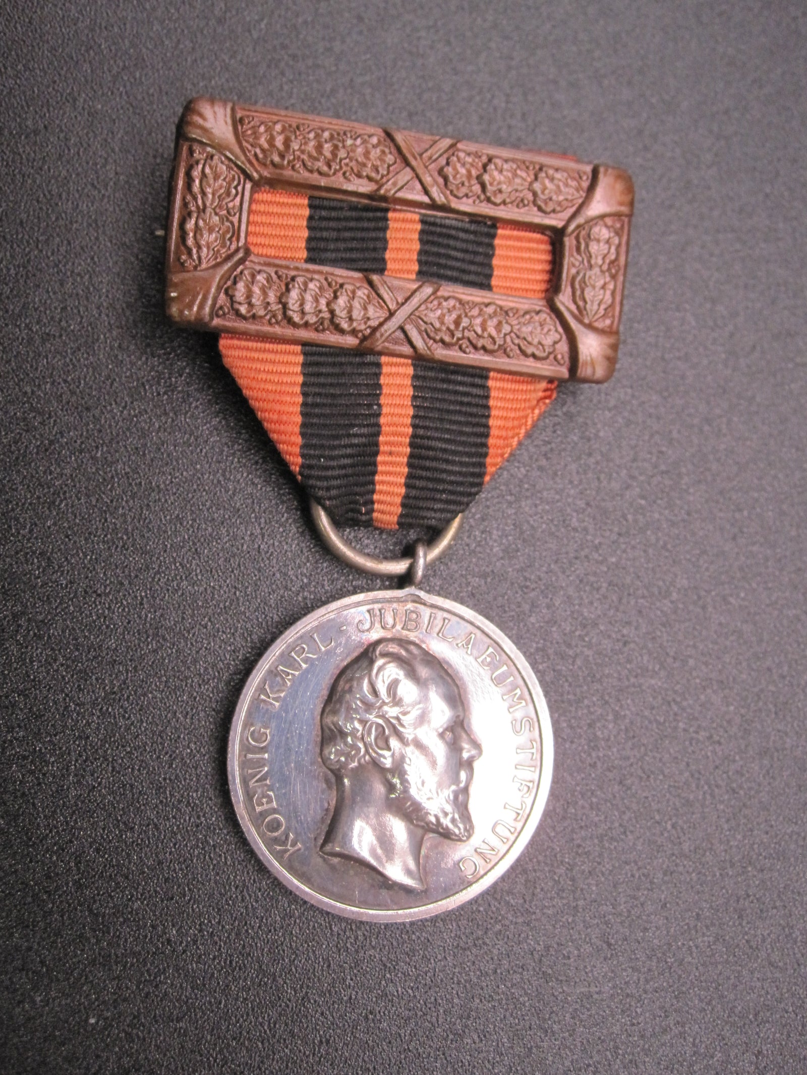 H.W.  -    -   Freitstaat Württemberg silberne Verdienstmedaille 1921 - 1934