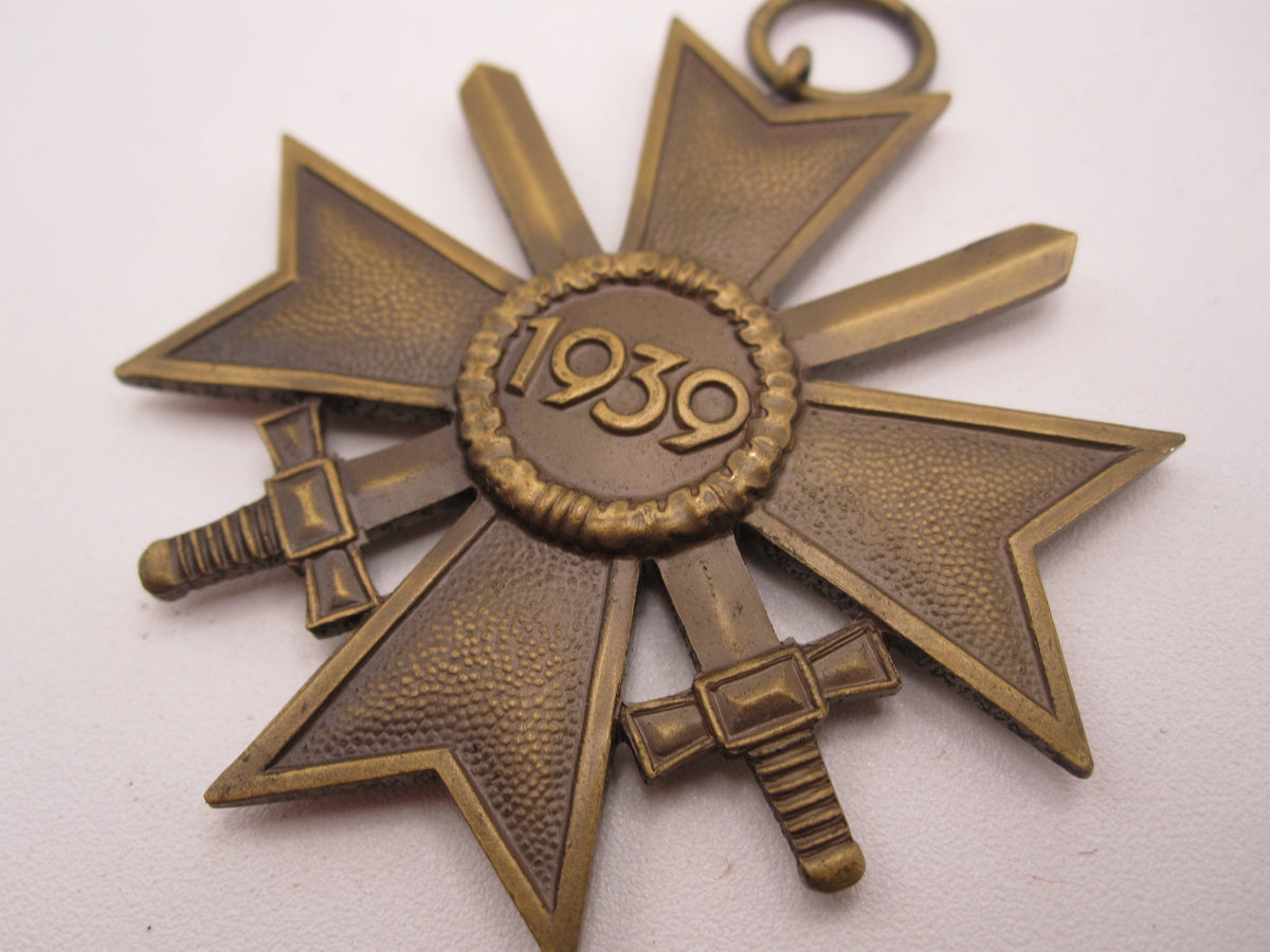 Kriegsverdienstkreuz 2.Klasse mit Schwertern KVK2/39 Hersteller: Robert Hauschild