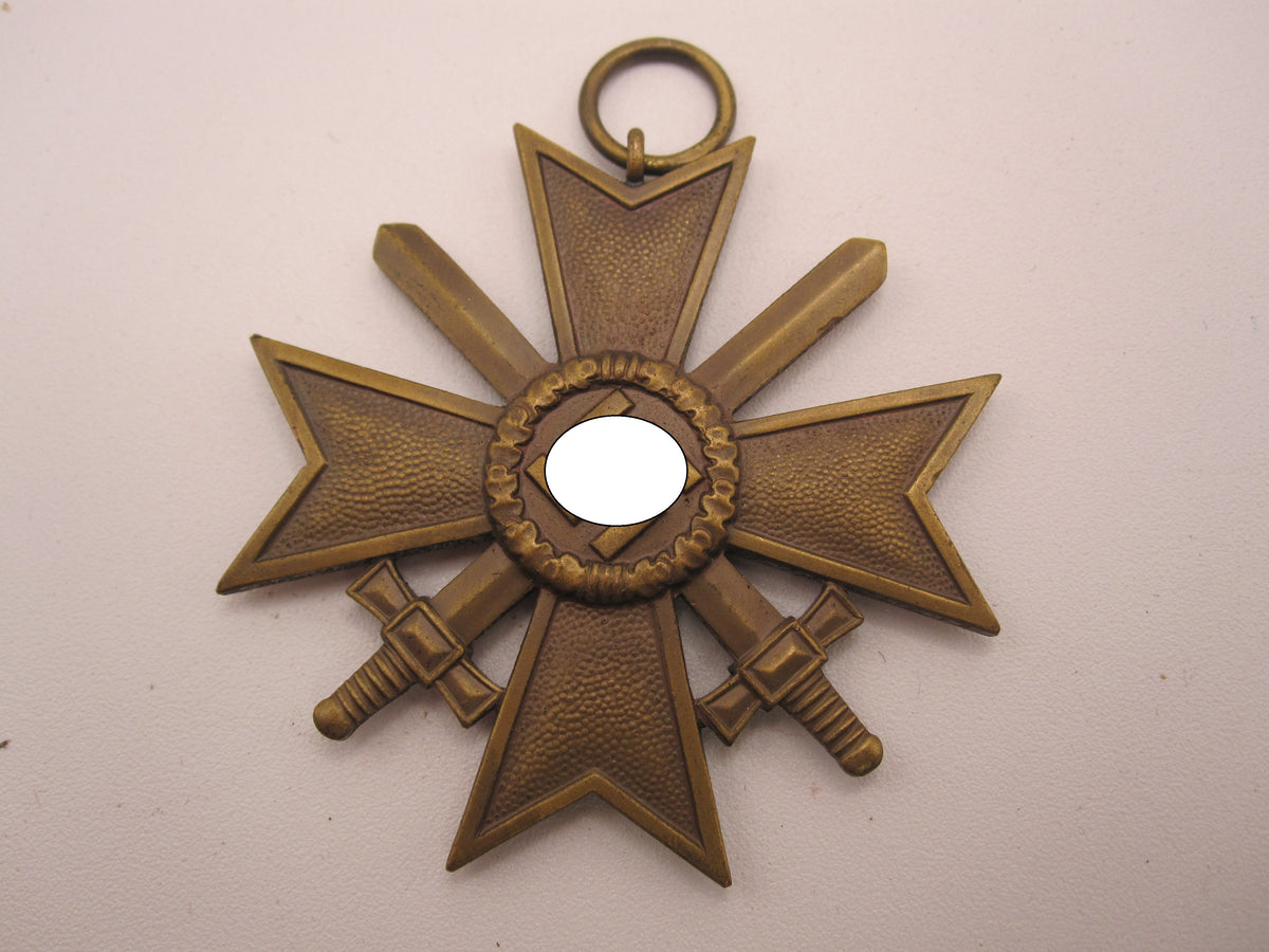 Kriegsverdienstkreuz 2.Klasse mit Schwertern KVK2/39 Hersteller: Robert Hauschild