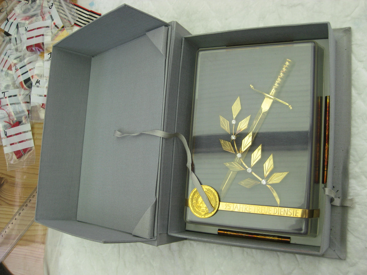 Ehrengeschenk DDR NVA Miniaturdolch MdI