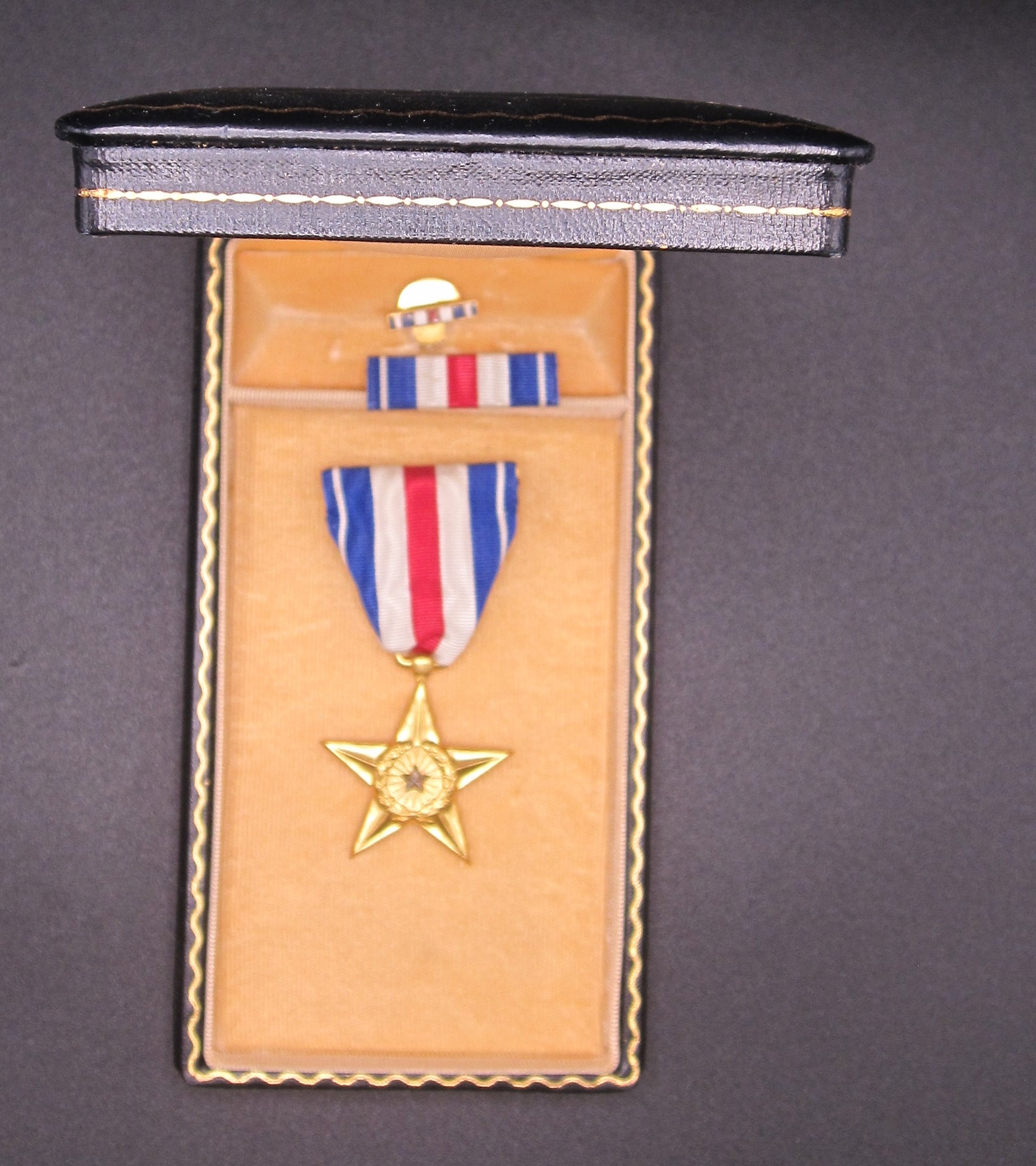 H.W.  - -  Orden USA Medaille Silver Star Medal