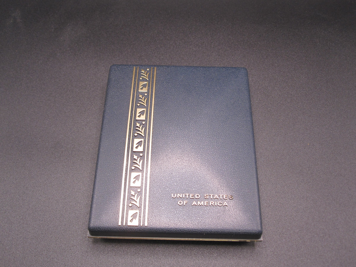 H.W.  - -  Orden Medal For Military Merit im Verleihungsetui