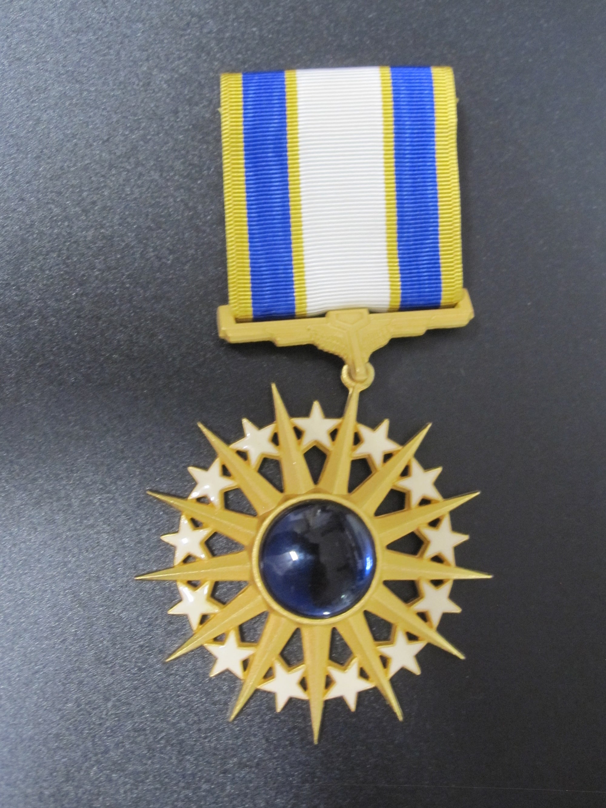 H.W.  - -  Air Force Medaille Distinguished Service Medal