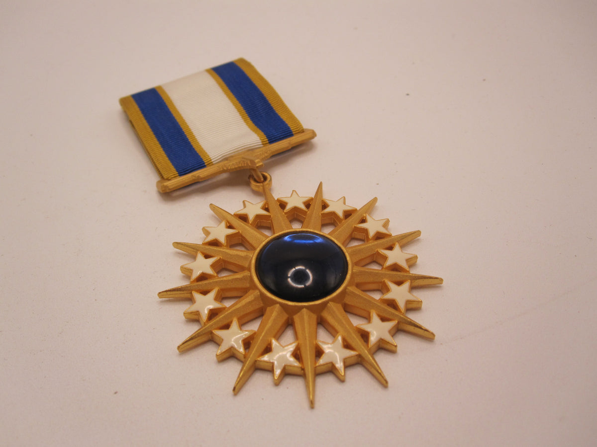H.W.  - -  Air Force Medaille Distinguished Service Medal