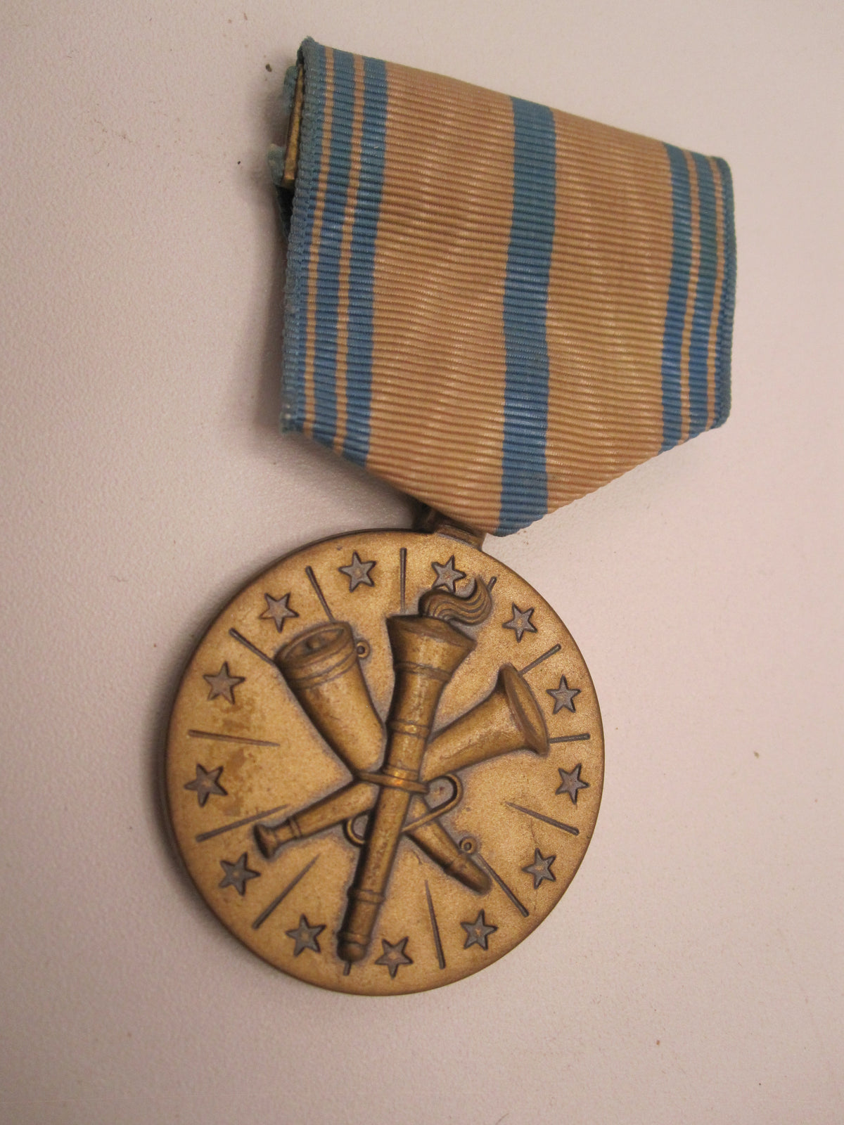 H.W.  - -   USA  Armed Forces Reserve Medal / AIR FORCE