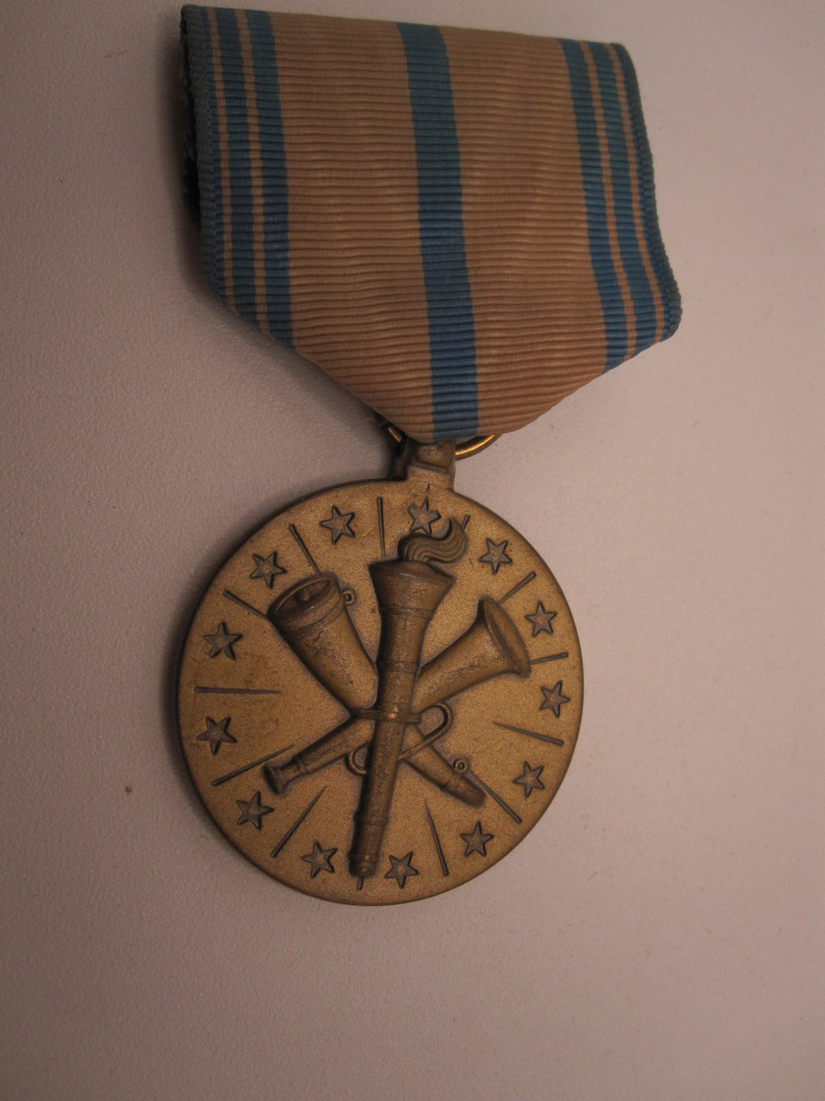 H.W.  - -   USA  Armed Forces Reserve Medal / ARMY