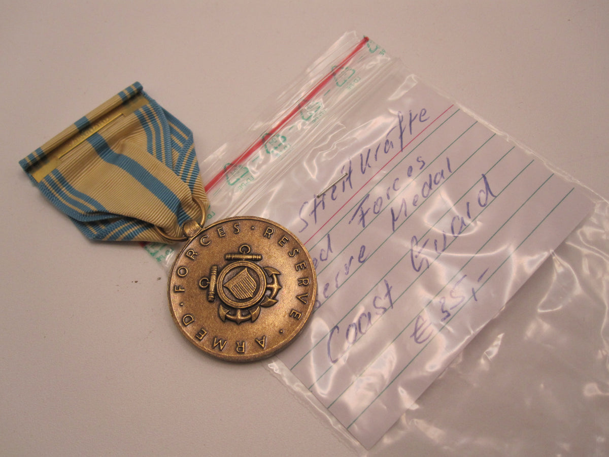 H.W.  - -   USA  Armed Forces Reserve Medal / COAST GUARD