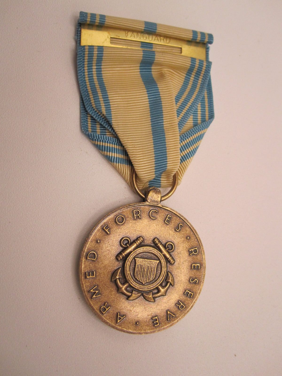 H.W.  - -   USA  Armed Forces Reserve Medal / COAST GUARD