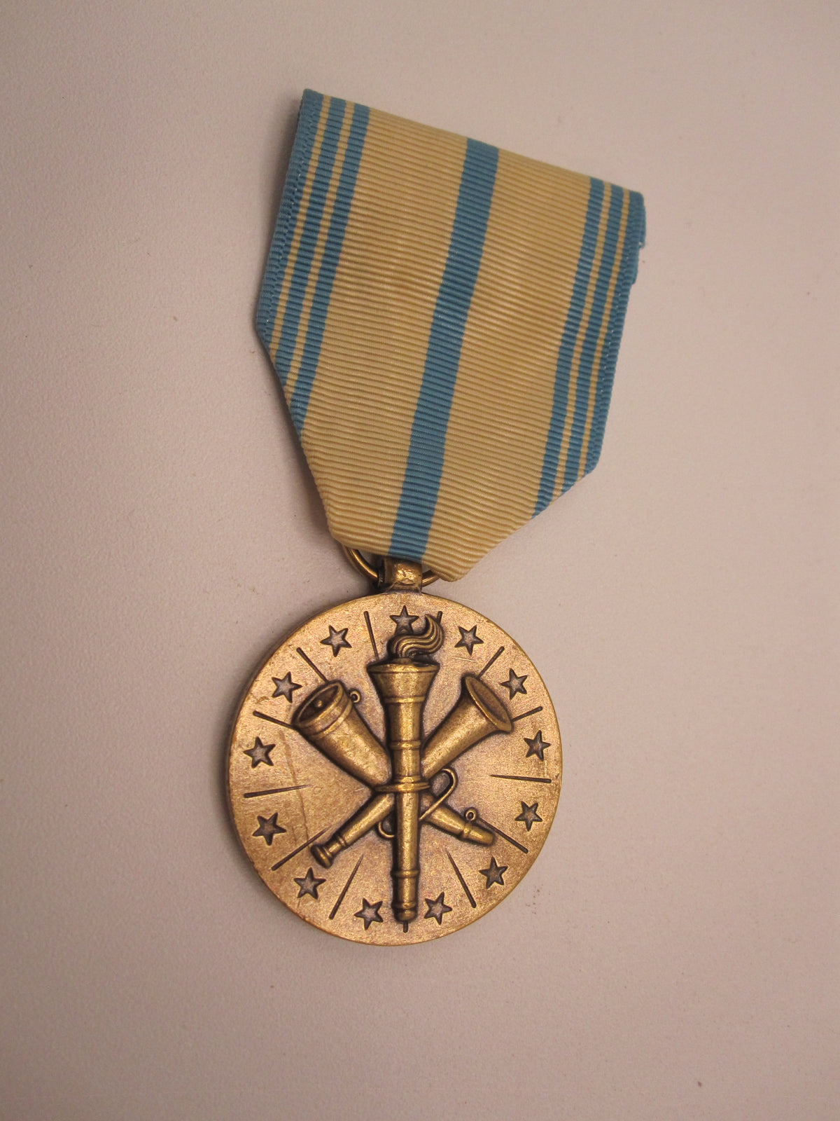 H.W.  - -   USA  Armed Forces Reserve Medal / COAST GUARD