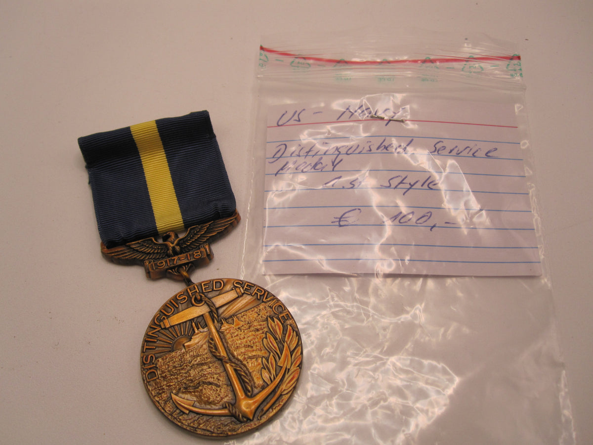 H.W.  - -   USA  Distinguished Service Medal