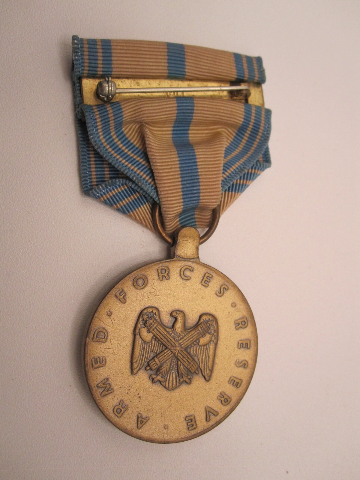 H.W.  - -   USA  Armed Forces Reserve Medal / NATIONAL GUARD