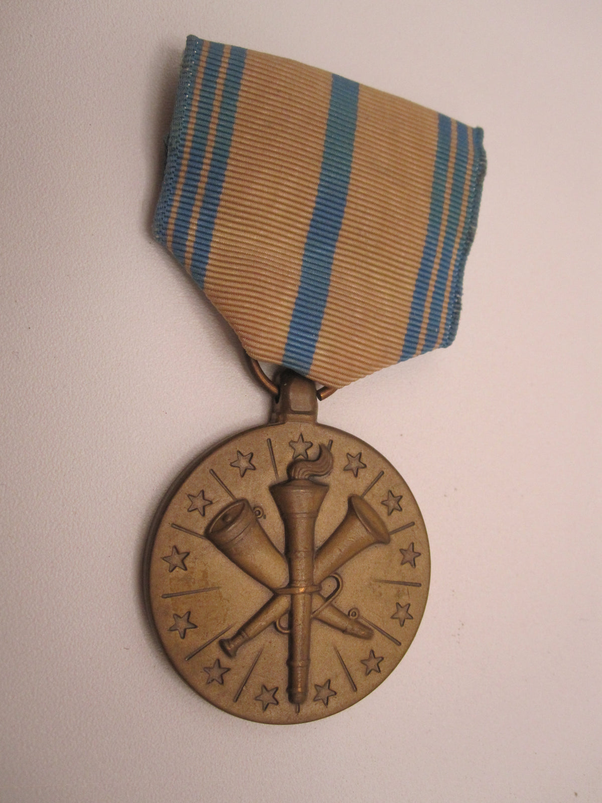 H.W.  - -   USA  Armed Forces Reserve Medal / NATIONAL GUARD