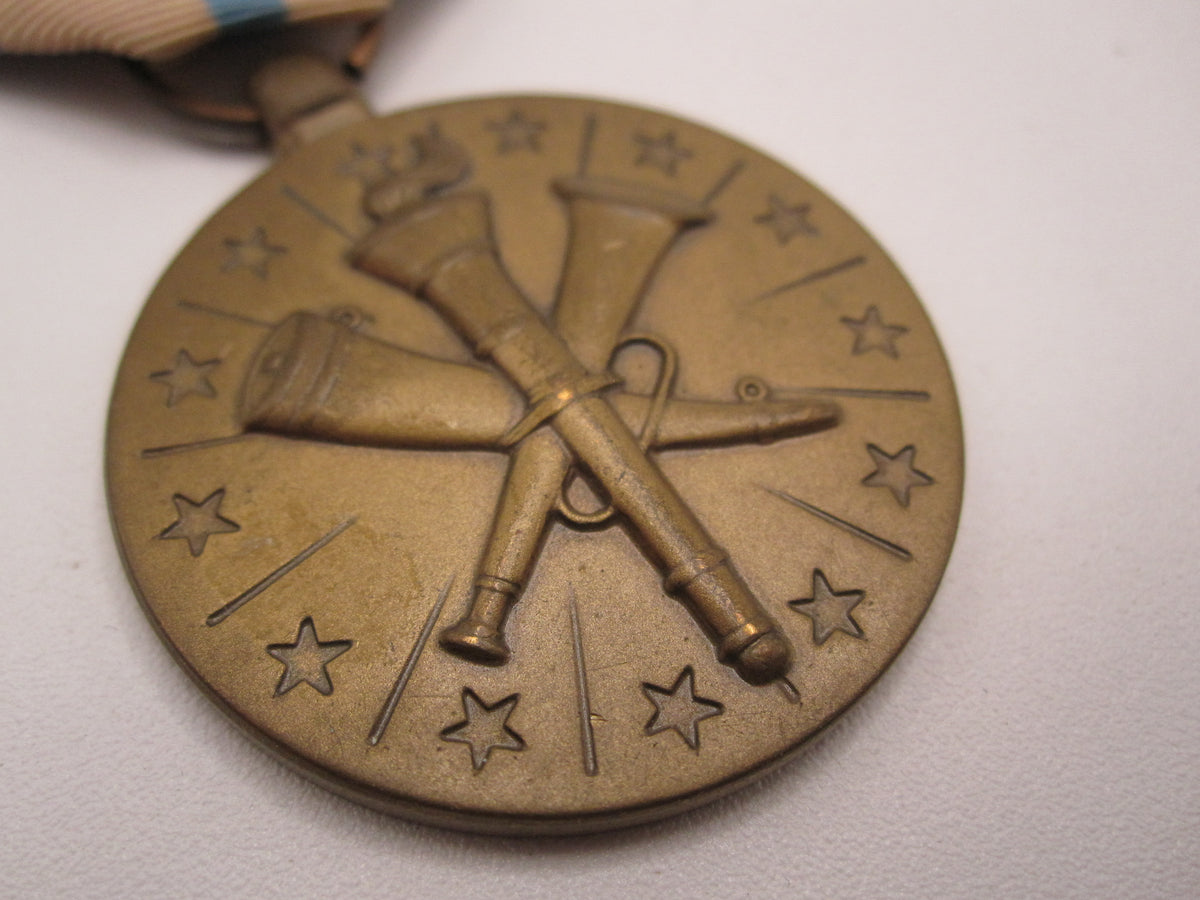 H.W.  - -   USA  Armed Forces Reserve Medal / NATIONAL GUARD