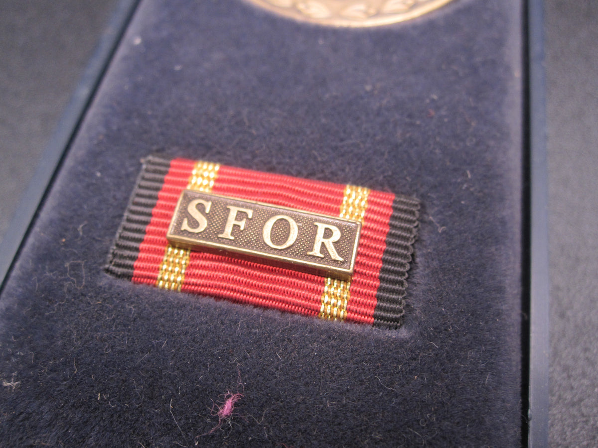 H.W.  - -   NATO Einsatzmedaille der Bundeswehr SFOR in BOSNIEN - HERZEGOWINA Jugoslawien