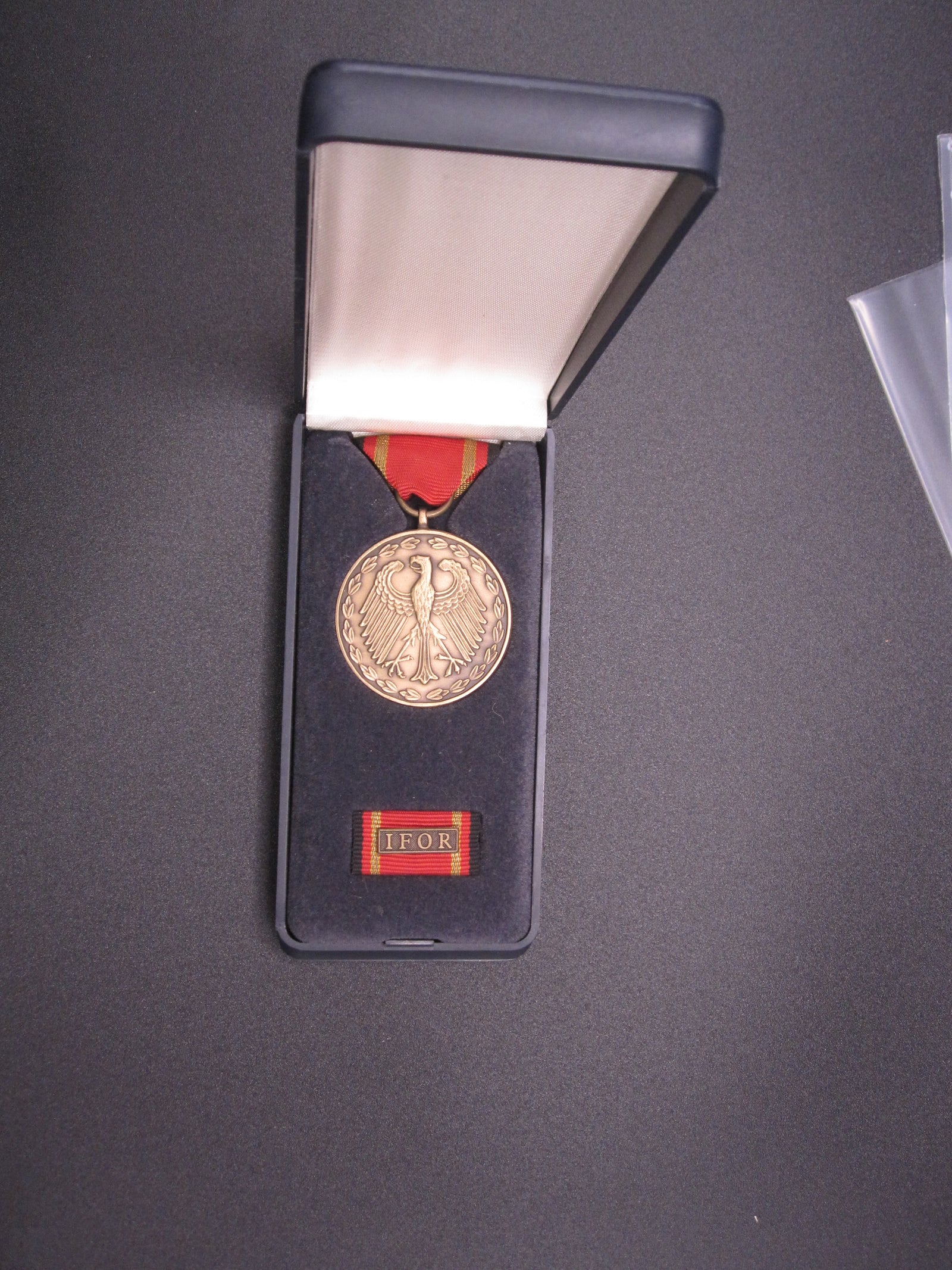 H.W.  - -   NATO Einsatzmedaille der Bundeswehr IFOR in BOSNIEN - HERZEGOWINA Jugoslawien