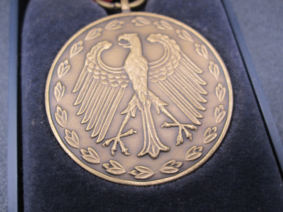 H.W.  - -   Einsatzmedaille der Bundeswehr OSZE 1 in Bronze für EINEN Einsatz