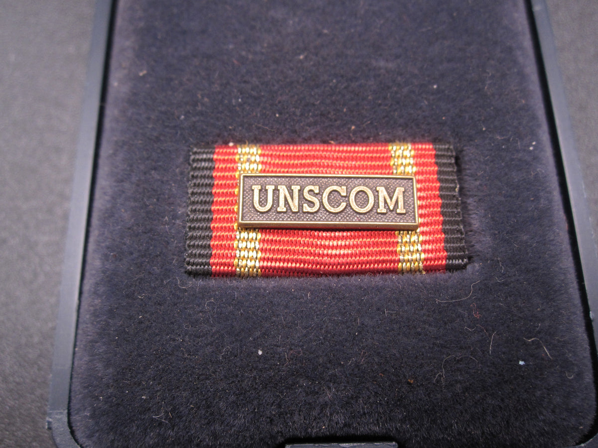 H.W.  - -   Einsatzmedaille der Bundeswehr UNSCOM in Bronze für IRAK