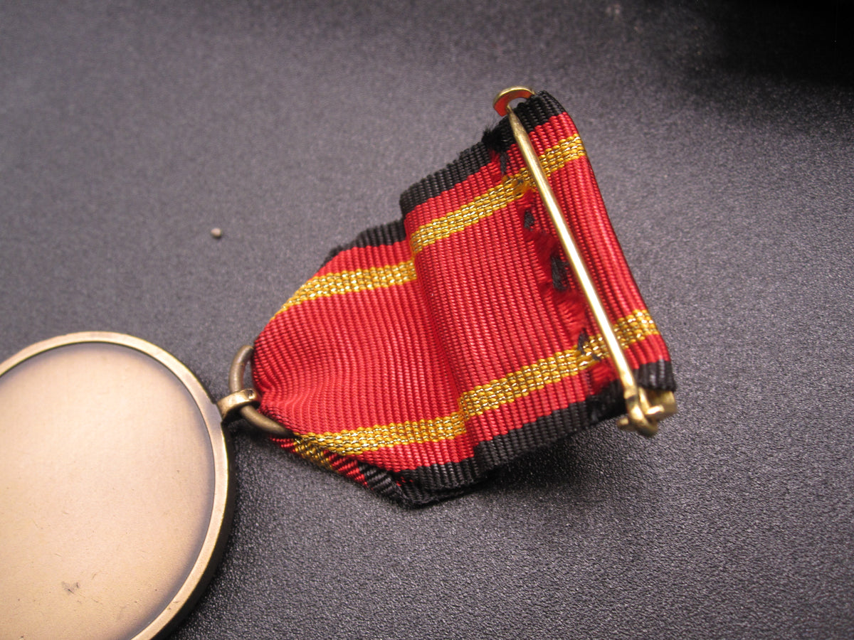 H.W.  - -   Einsatzmedaille der Bundeswehr UNPF in Bronze