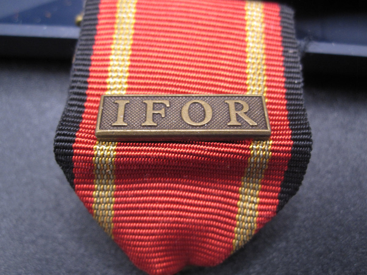 H.W.  - -   NATO Einsatzmedaille der Bundeswehr IFOR in BOSNIEN - HERZEGOWINA Jugoslawien