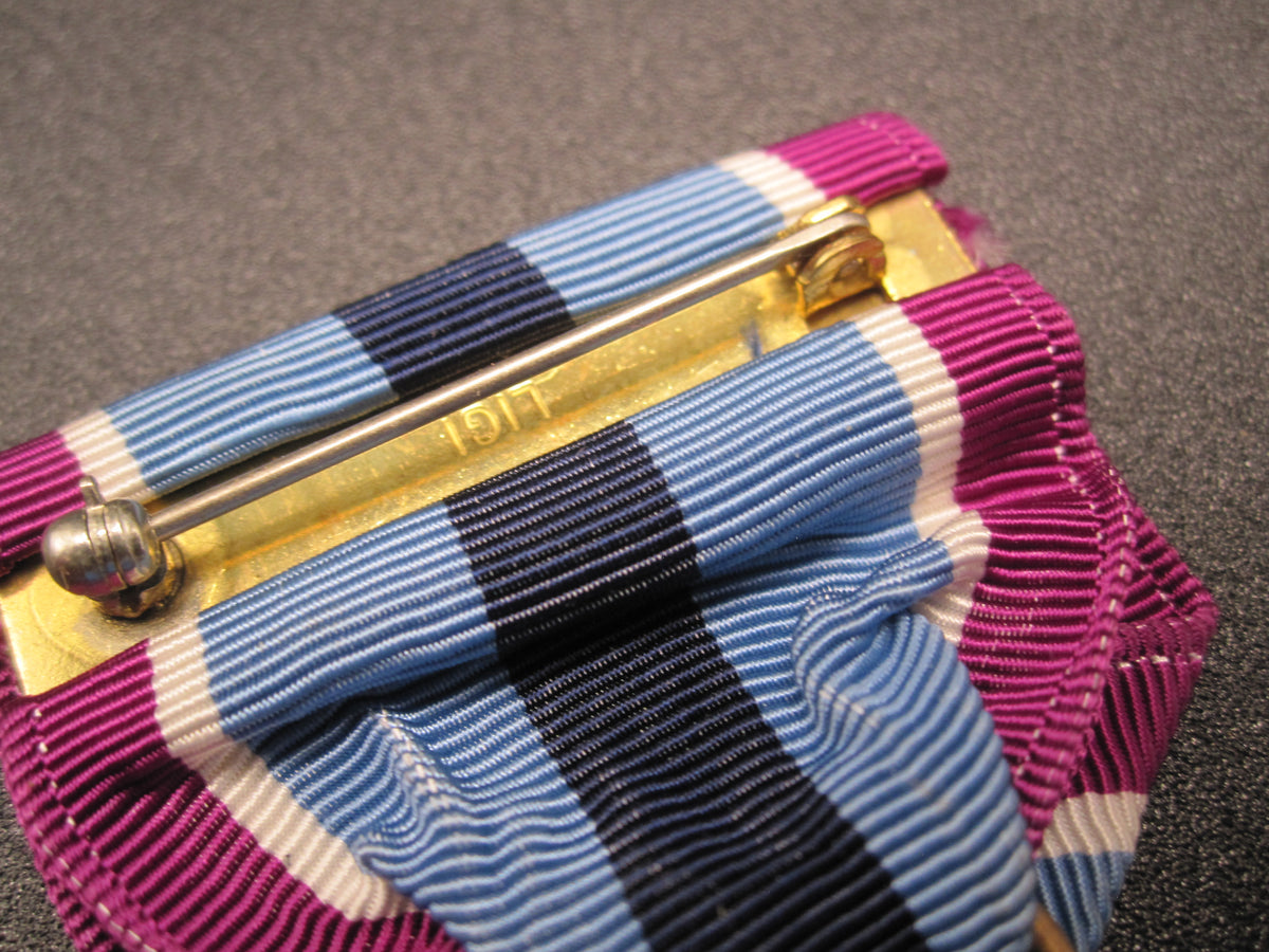 H.W.  - -  Orden USA Medaille Humanitarian Service Medal