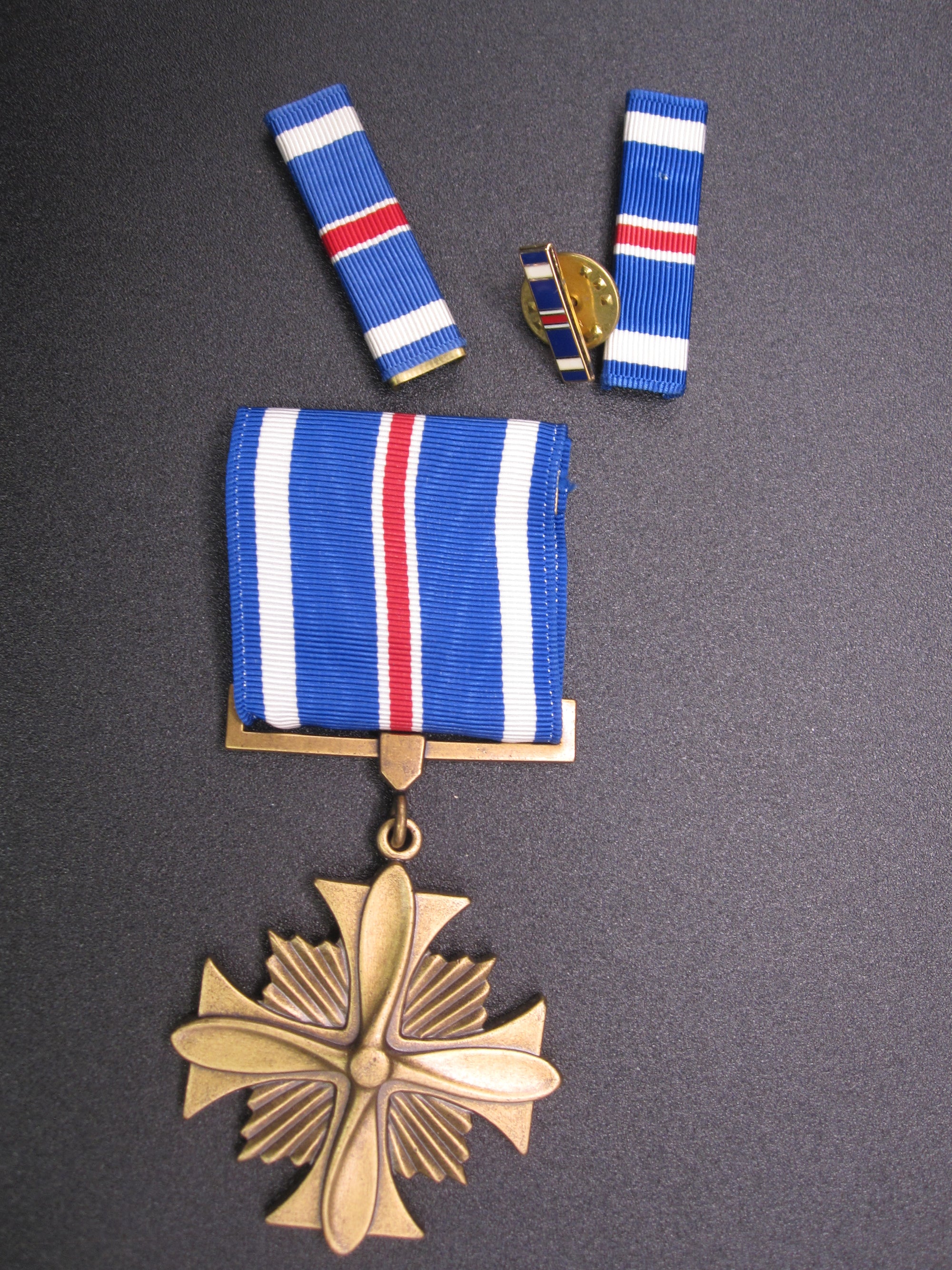 H.W.  - -  USA US Distinguished Flying Cross