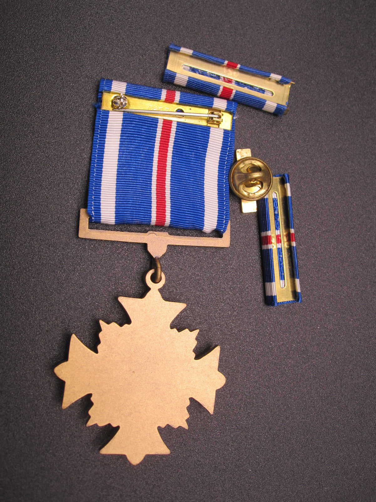 H.W.  - -  USA US Distinguished Flying Cross