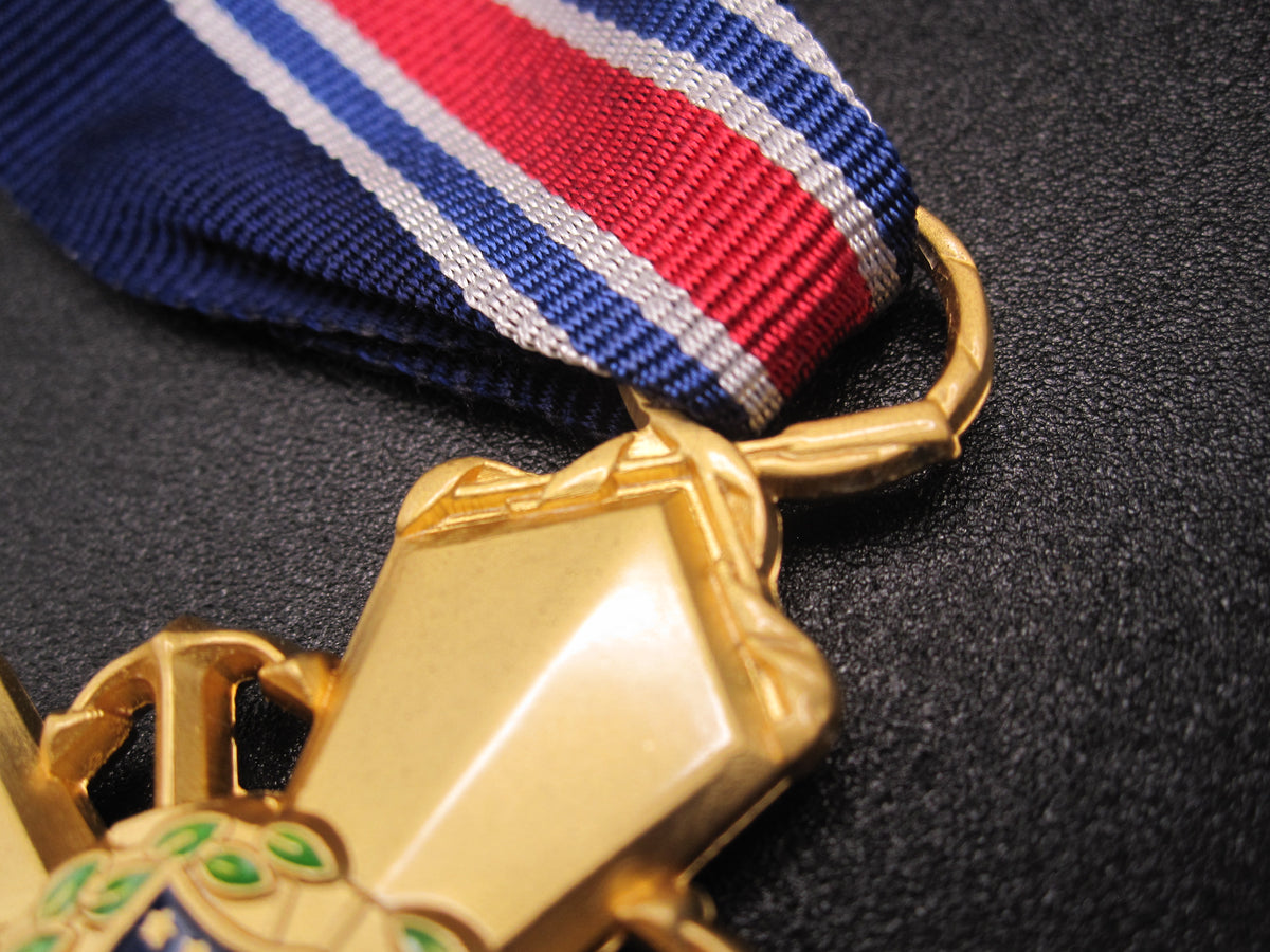 H.W.  - -   US Coast Guard Cross