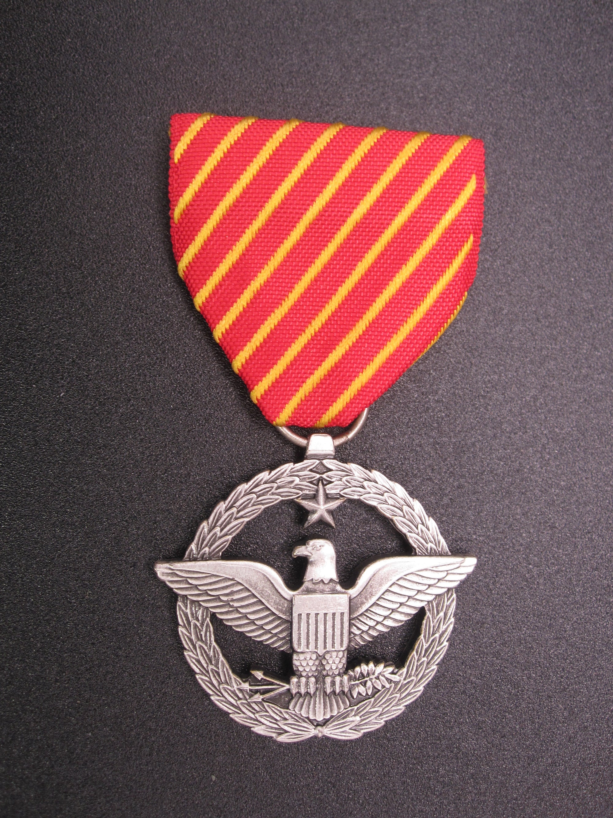 H.W.  - -    Combat Action Medal  der Air Force