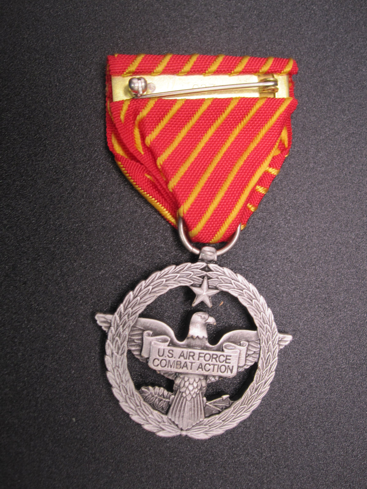 H.W.  - -    Combat Action Medal  der Air Force