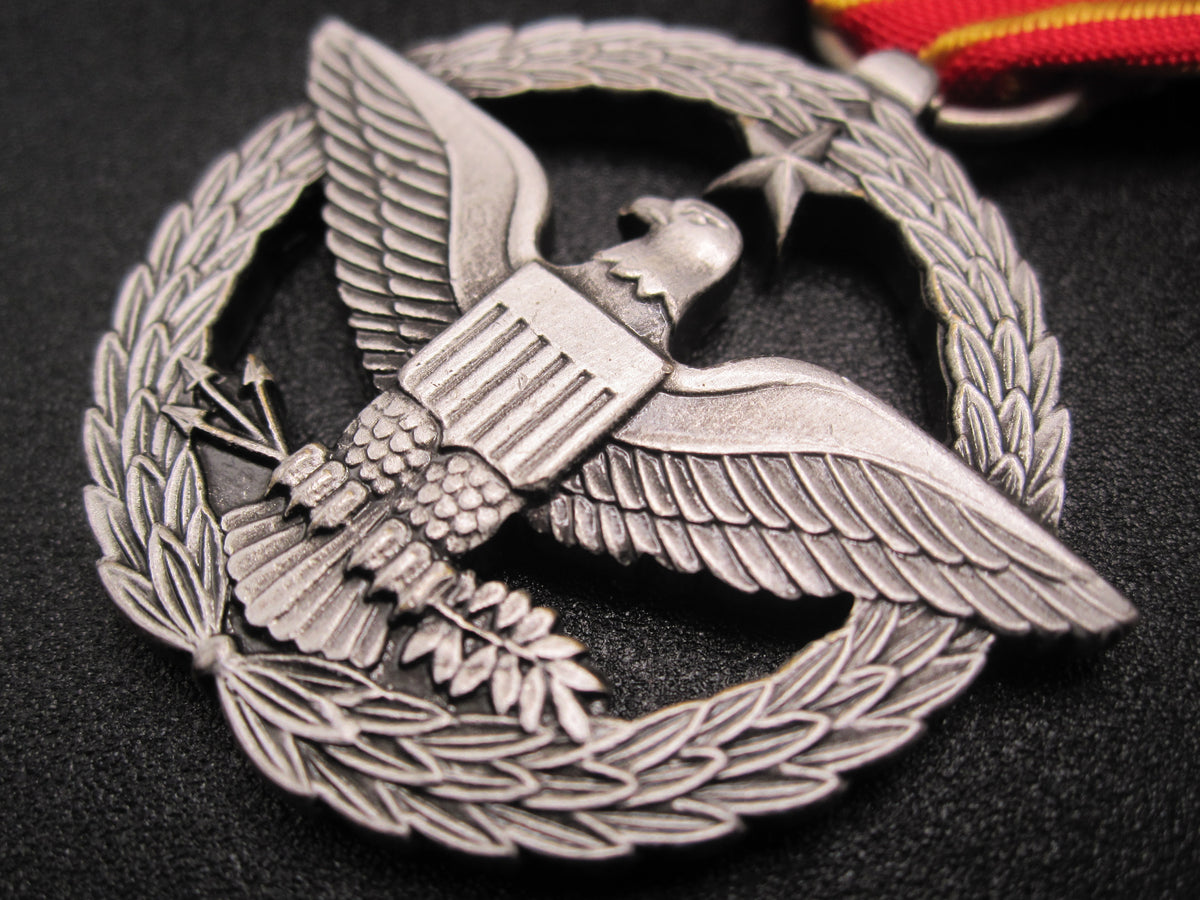 H.W.  - -    Combat Action Medal  der Air Force