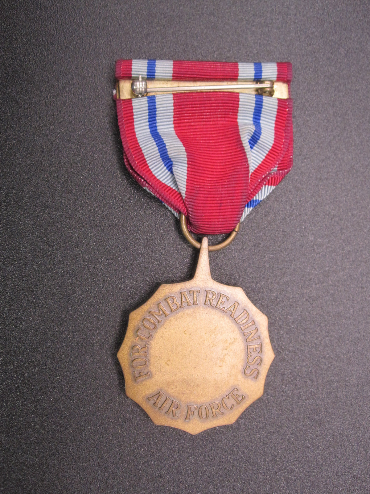 H.W.  - -    Combat Readiness Medal  der Air Force
