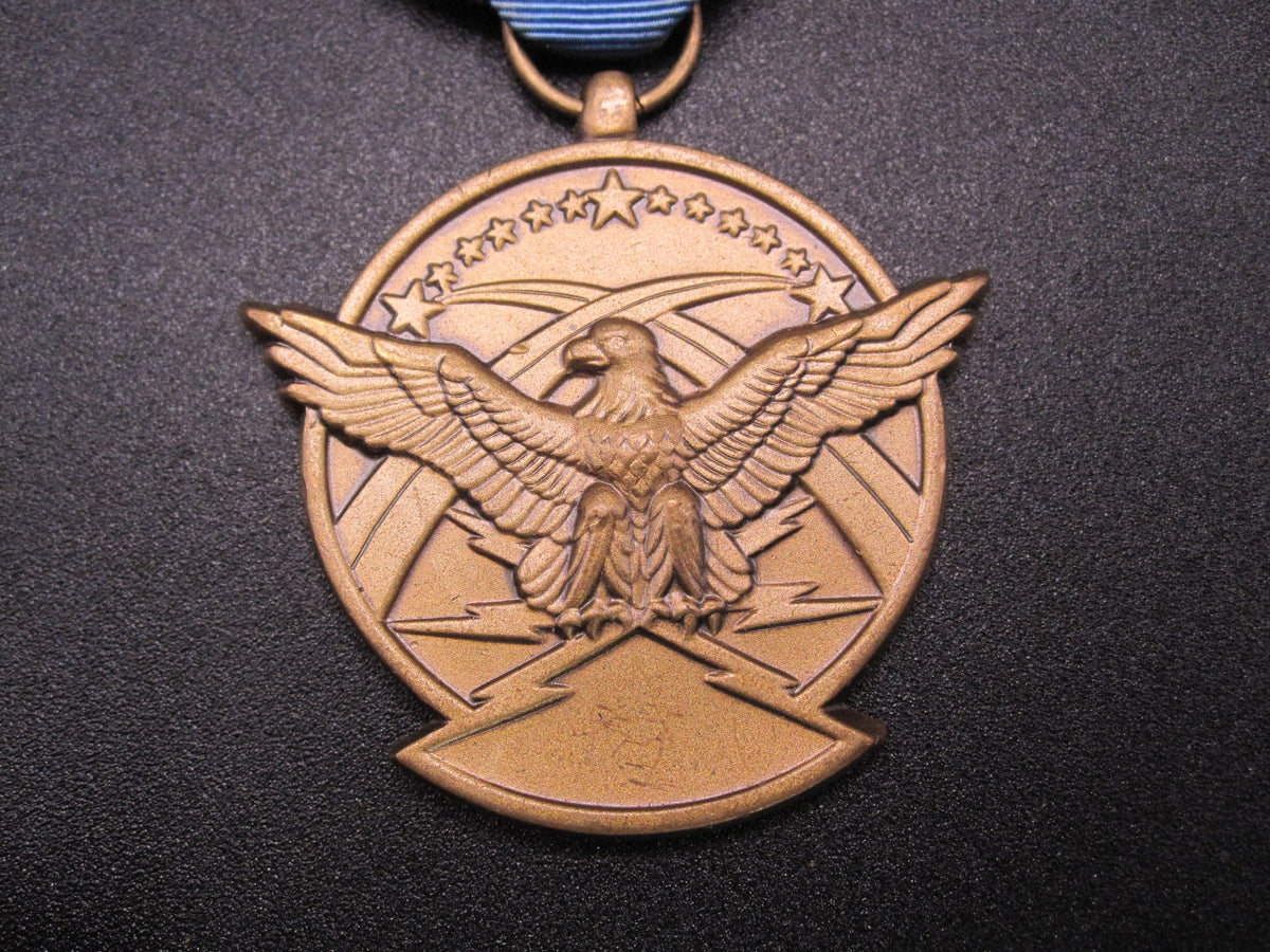 H.W.  - -    Aerial Achievment Medal  der Air Force